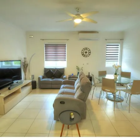 A For Rent In The Heart Of St Julians ! Homestay *